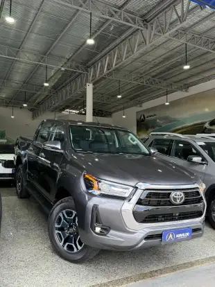 TOYOTA-HILUX-2022