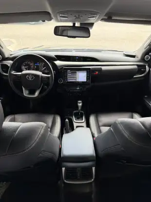 TOYOTA-HILUX-2022