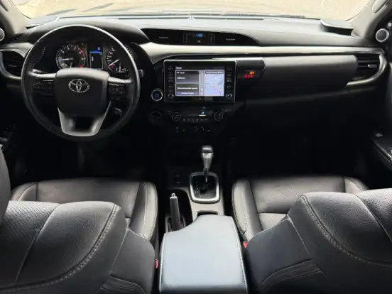 TOYOTA-HILUX-2.8 D-4D TURBO DIESEL CD SRX 4X4 AUTOMÁTICO TOYOTA-HILUX-2022