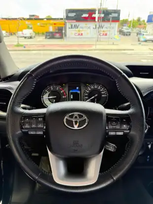 TOYOTA-HILUX-2022