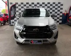 TOYOTA HILUX 2.8 D-4D TURBO DIESEL CD SRX 4X4 AUTOMÁTICO TOYOTA HILUX 2.8 D-4D TURBO DIESEL CD SRX 4X4 AUTOMÁTICO