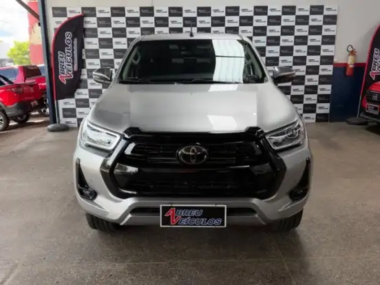 TOYOTA-HILUX-2.8 D-4D TURBO DIESEL CD SRX 4X4 AUTOMÁTICO TOYOTA-HILUX-2021