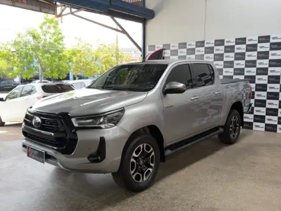 TOYOTA-HILUX-2.8 D-4D TURBO DIESEL CD SRX 4X4 AUTOMÁTICO TOYOTA-HILUX-2021