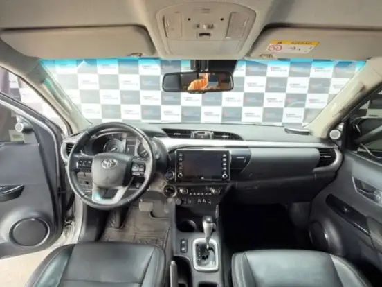 TOYOTA-HILUX-2.8 D-4D TURBO DIESEL CD SRX 4X4 AUTOMÁTICO TOYOTA-HILUX-2021