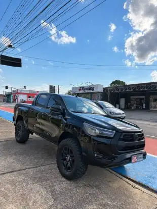 TOYOTA-HILUX-2.8 D-4D TURBO DIESEL CD SRX 4X4 AUTOMÁTICO TOYOTA-HILUX-2022