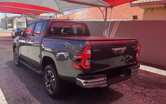 TOYOTA-HILUX-2026
