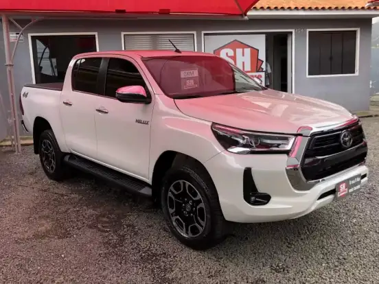 TOYOTA-HILUX-2.8 D-4D TURBO DIESEL CD SRX 4X4 AUTOMÁTICO TOYOTA-HILUX-2026