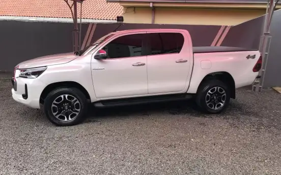 TOYOTA-HILUX-2026