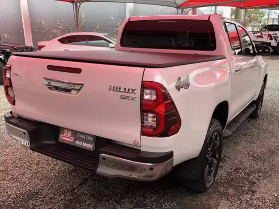 TOYOTA-HILUX-2.8 D-4D TURBO DIESEL CD SRX 4X4 AUTOMÁTICO TOYOTA-HILUX-2026