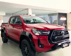 TOYOTA HILUX 2.8 D-4D TURBO DIESEL CD SRX PLUS 4X4 AUTOMÁTICO TOYOTA HILUX 2.8 D-4D TURBO DIESEL CD SRX PLUS 4X4 AUTOMÁTICO
