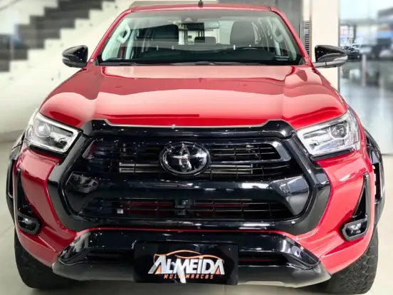 TOYOTA-HILUX-2.8 D-4D TURBO DIESEL CD SRX PLUS 4X4 AUTOMÁTICO TOYOTA-HILUX-2024