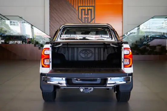TOYOTA-HILUX-2024