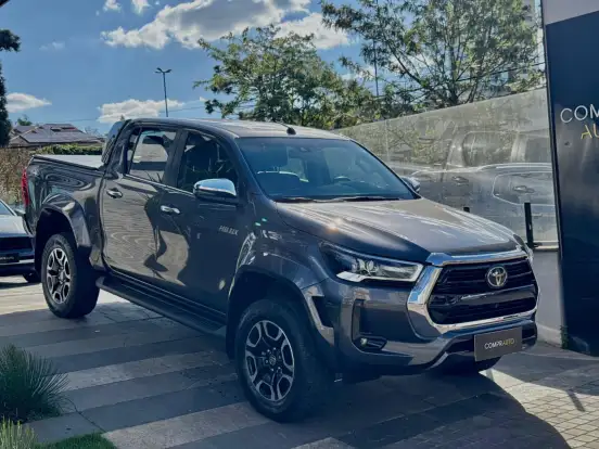 TOYOTA-HILUX-2025