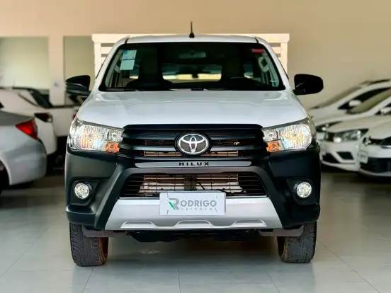 TOYOTA-HILUX-2.8 D-4D TURBO DIESEL CS 4X4 AUTOMÁTICO TOYOTA-HILUX-2026