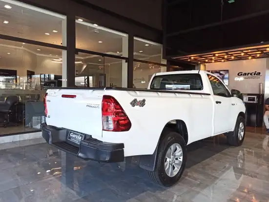 TOYOTA-HILUX-2021