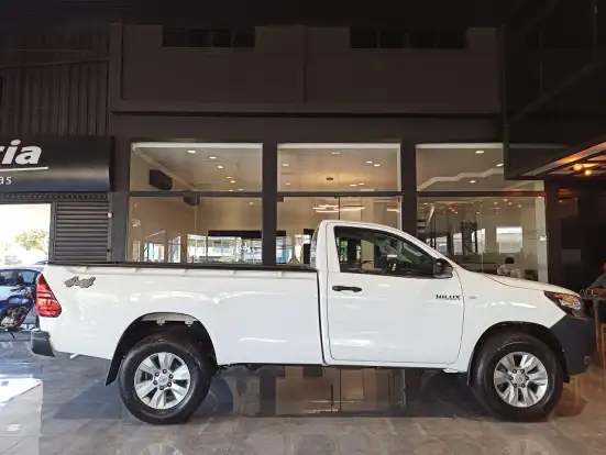 TOYOTA-HILUX-2021