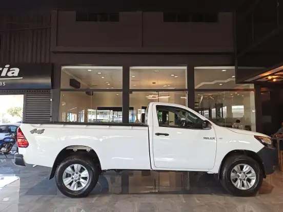 TOYOTA-HILUX-2.8 D-4D TURBO DIESEL CS 4X4 MANUAL TOYOTA-HILUX-2021