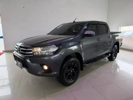 TOYOTA-HILUX-2018