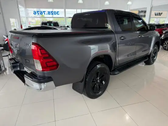 TOYOTA-HILUX-2018