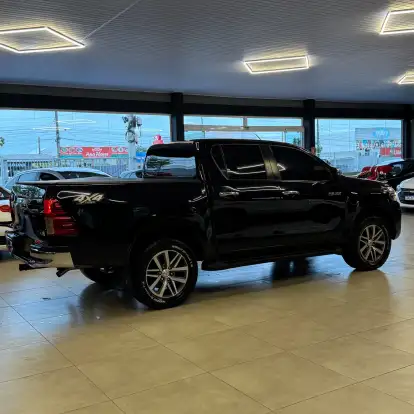 TOYOTA-HILUX-2020
