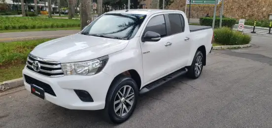 TOYOTA-HILUX-2016