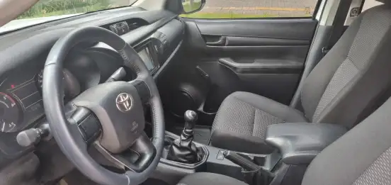 TOYOTA-HILUX-2016