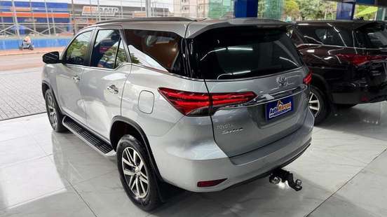 TOYOTA-HILUX-2016