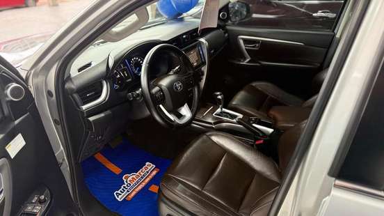 TOYOTA-HILUX-2016