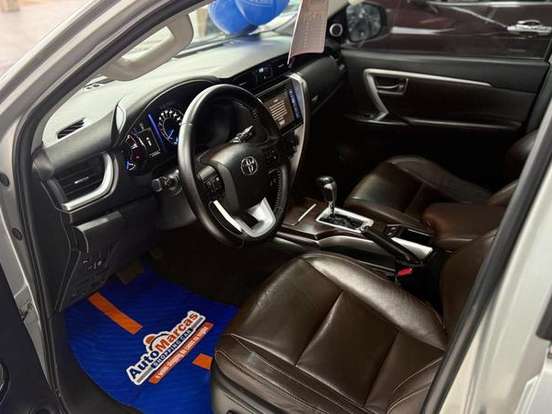 TOYOTA-HILUX-2.7 SR 4X2 CD 16V FLEX 4P AUTOMÁTICO TOYOTA-HILUX-2016