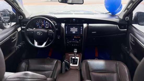 TOYOTA-HILUX-2016