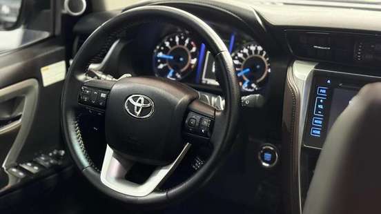 TOYOTA-HILUX-2.7 SR 4X2 CD 16V FLEX 4P AUTOMÁTICO TOYOTA-HILUX-2016