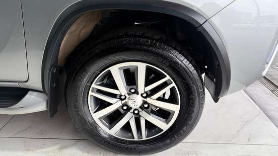 TOYOTA-HILUX-2016