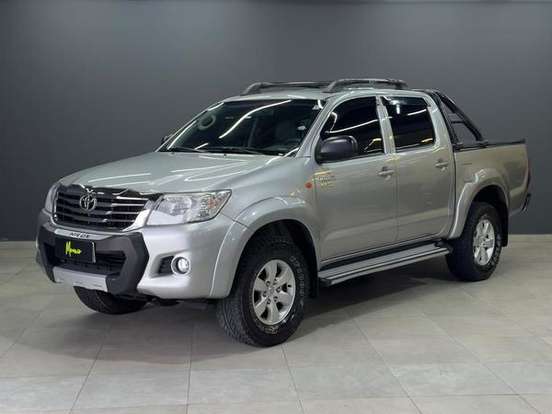 TOYOTA-HILUX-2.7 SR 4X2 CD 16V FLEX 4P AUTOMÁTICO TOYOTA-HILUX-2015