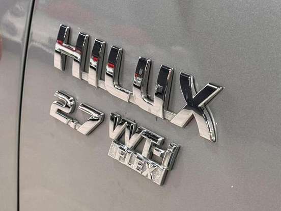 TOYOTA-HILUX-2.7 SR 4X2 CD 16V FLEX 4P AUTOMÁTICO TOYOTA-HILUX-2015