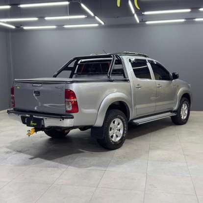 TOYOTA-HILUX-2015