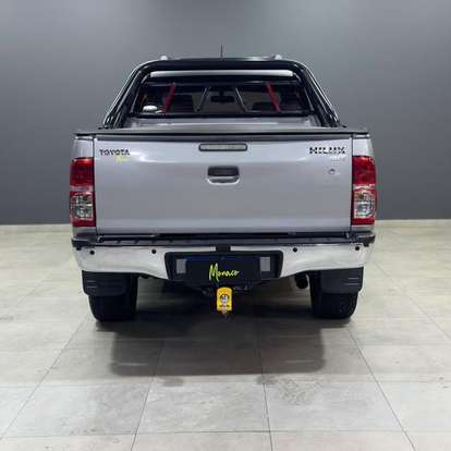 TOYOTA-HILUX-2015