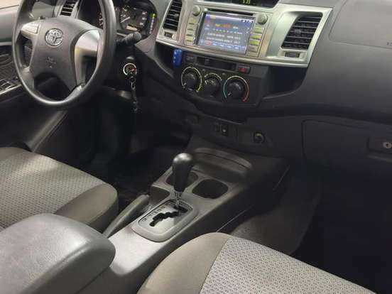 TOYOTA-HILUX-2.7 SR 4X2 CD 16V FLEX 4P AUTOMÁTICO TOYOTA-HILUX-2015