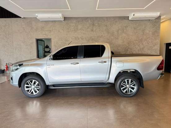 TOYOTA-HILUX-2018