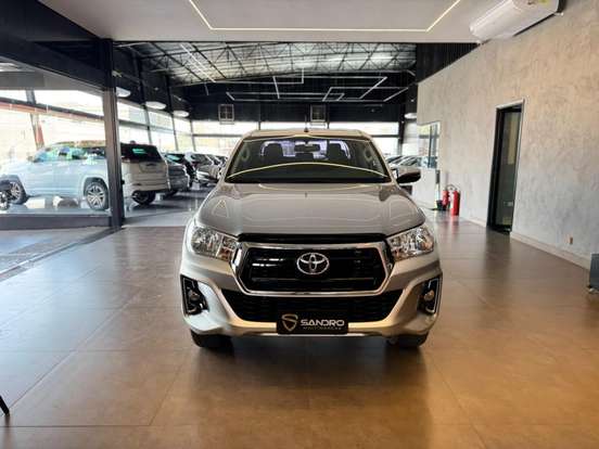TOYOTA-HILUX-2018