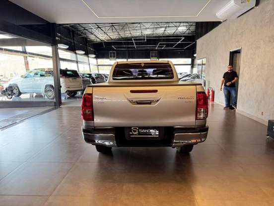 TOYOTA-HILUX-2018