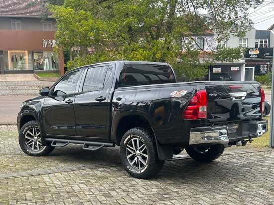 TOYOTA-HILUX-2020