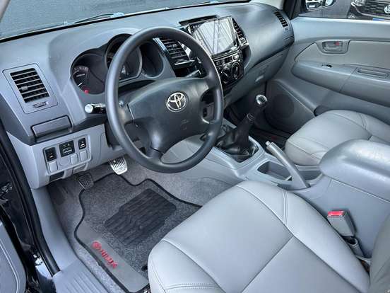TOYOTA-HILUX-2.7 SR 4X2 CD 16V GASOLINA 4P MANUAL TOYOTA-HILUX-2009