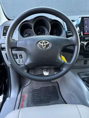 TOYOTA-HILUX-2009