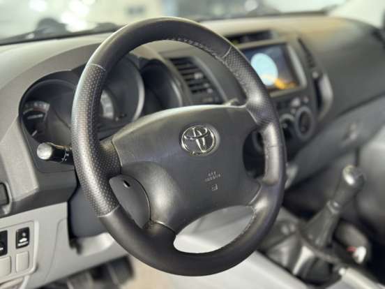 TOYOTA-HILUX-2009