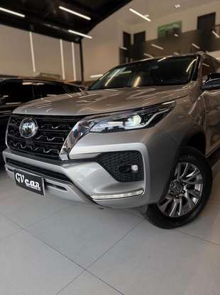 TOYOTA-HILUX-2021
