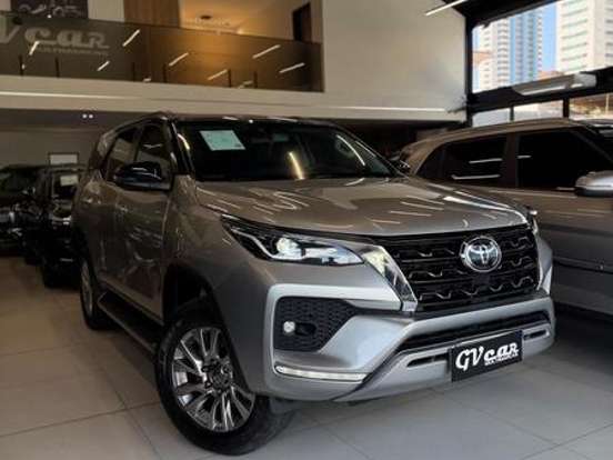 TOYOTA-HILUX-2.7 VVT-i FLEX CD SR 4X2 AUTOMÁTICO TOYOTA-HILUX-2021