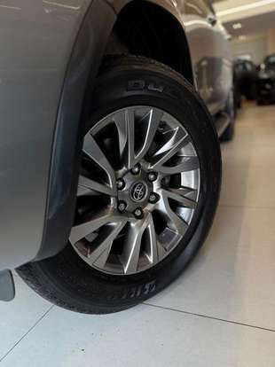 TOYOTA-HILUX-2021