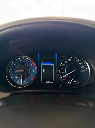 TOYOTA-HILUX-2021