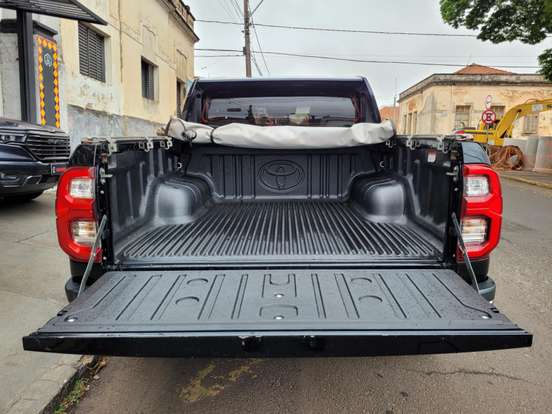 TOYOTA-HILUX-2.8 D-4D TURBO DIESEL CD CONQUEST 4X4 AUTOMÁTICO TOYOTA-HILUX-2024