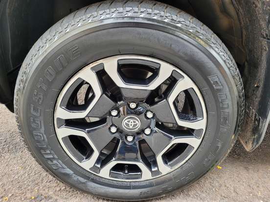TOYOTA-HILUX-2.8 D-4D TURBO DIESEL CD CONQUEST 4X4 AUTOMÁTICO TOYOTA-HILUX-2024